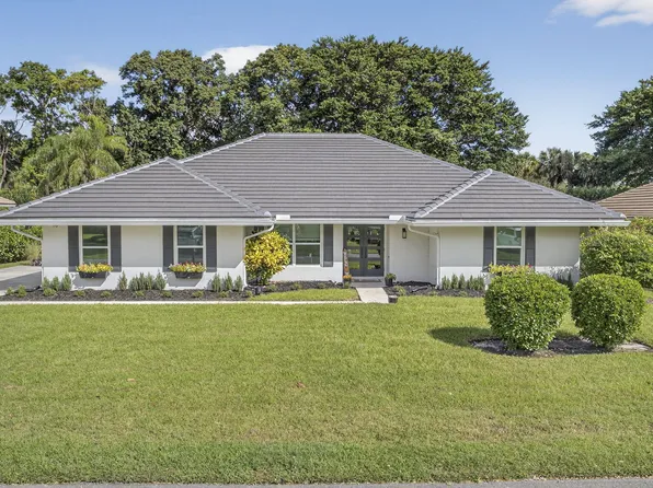 18 Berwick Road, Palm Beach Gardens, FL 33418