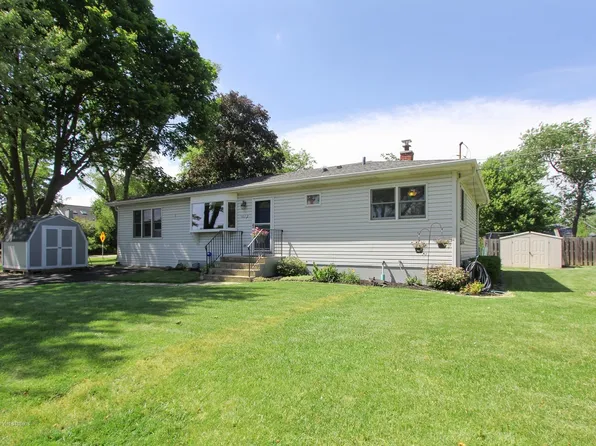 18242 W Twin Lakes Blvd, Grayslake, IL 60030