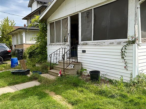 2nd image of 132 Bruce St