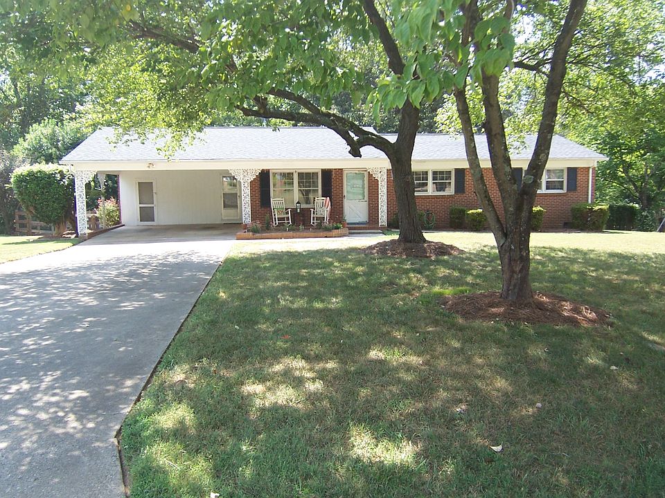 1st image of 807 Surry Dr