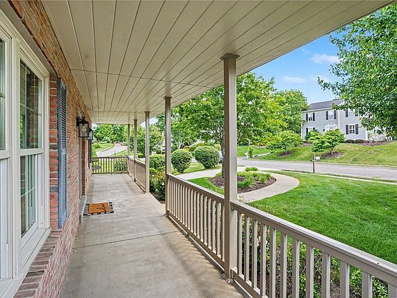 5th image of 120 Bayberry Ln