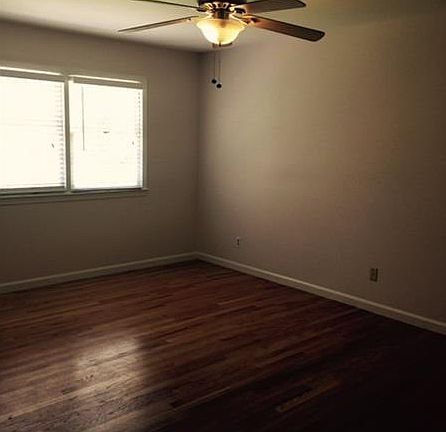 4th image of 501 Foxmoor Dr