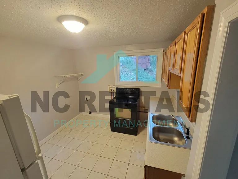 3211 Donnell St — Photo 3
