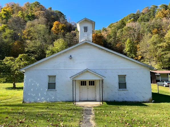 3218 Stamping Creek Rd, Hillsboro, WV 24946