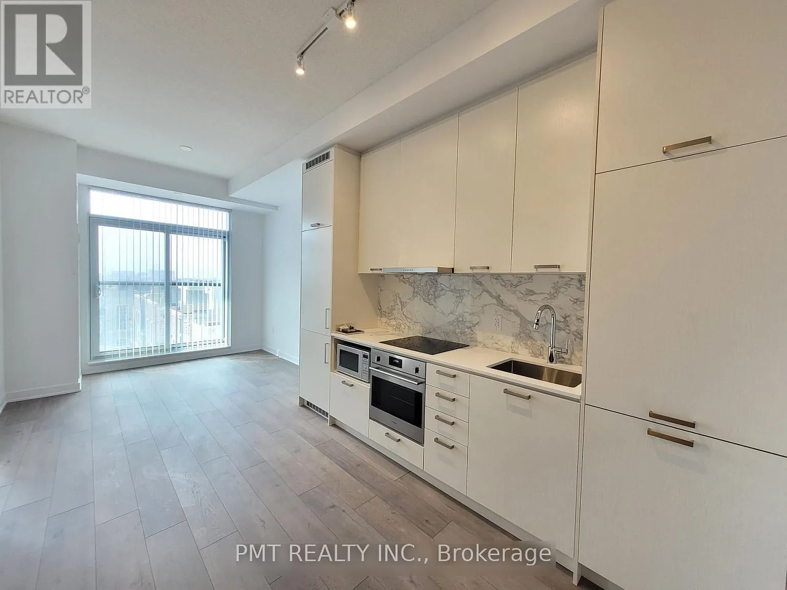 2 bed, $2,600 — Photo 2
