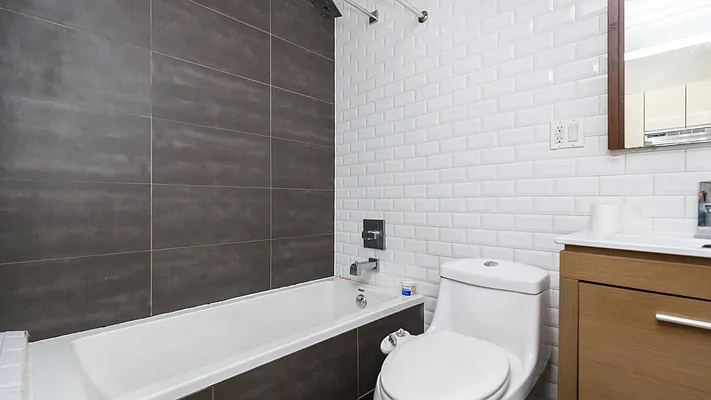 Rented by Nooklyn NYC LLC | media 16