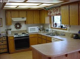 1768 NE 54th Ct, Hillsboro, OR 97124