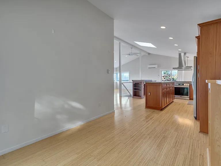 1058 California Ln SW — Photo 25