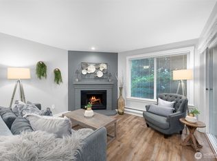 11305 NE 128th St APT C102, Kirkland, WA