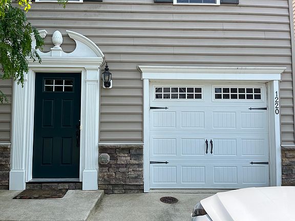 2nd image of 1220 Carrick Ct
