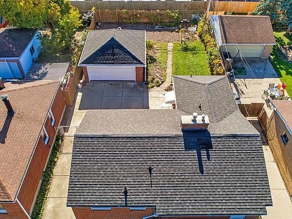 4th image of 94 Waverly Ave