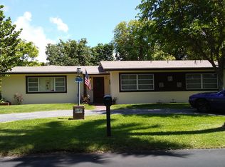 8445 SW 156th St, Palmetto Bay, FL 33157