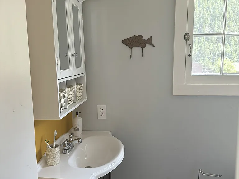 327 Virginia St — Photo 3