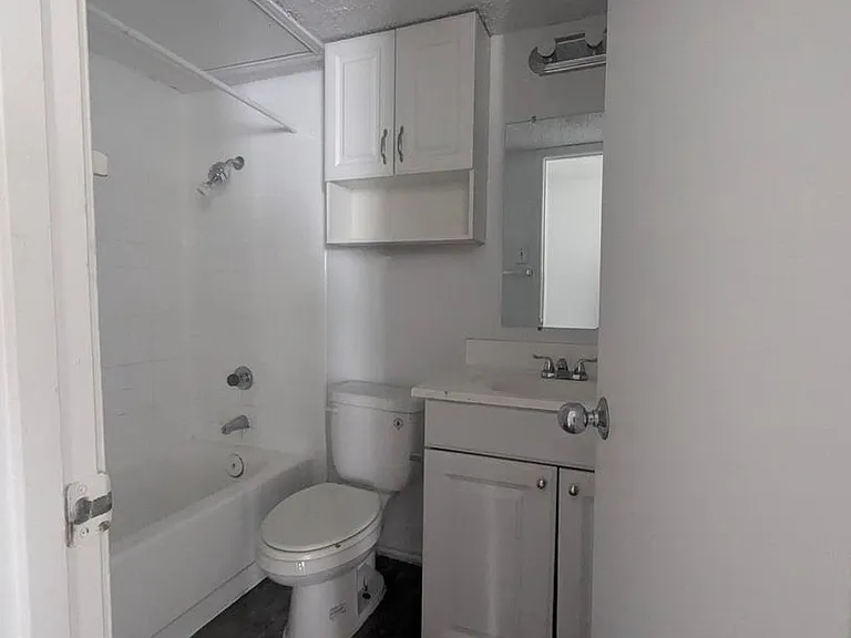Bennett Place Apartments — Photo 36