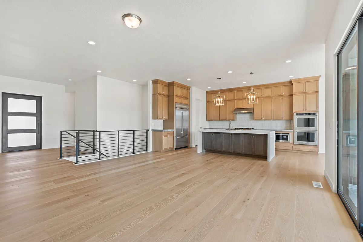 Building Photo - 2122 N Beargrass Way