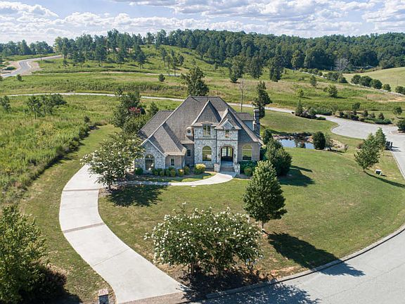 3rd image of 304 Blueberry Dr