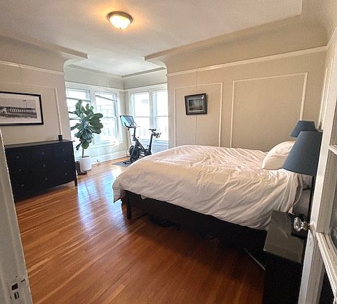 2nd image of 3255 Laguna St #9
