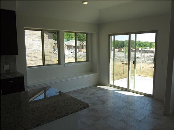 3rd image of 726 Lowell Dr