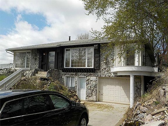 2nd image of 1004 College Ave