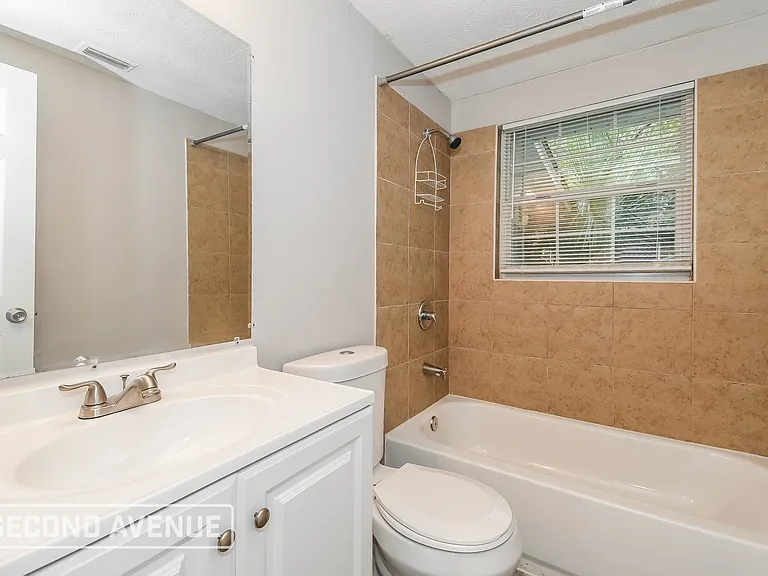 2230 W 11th St — Photo 18