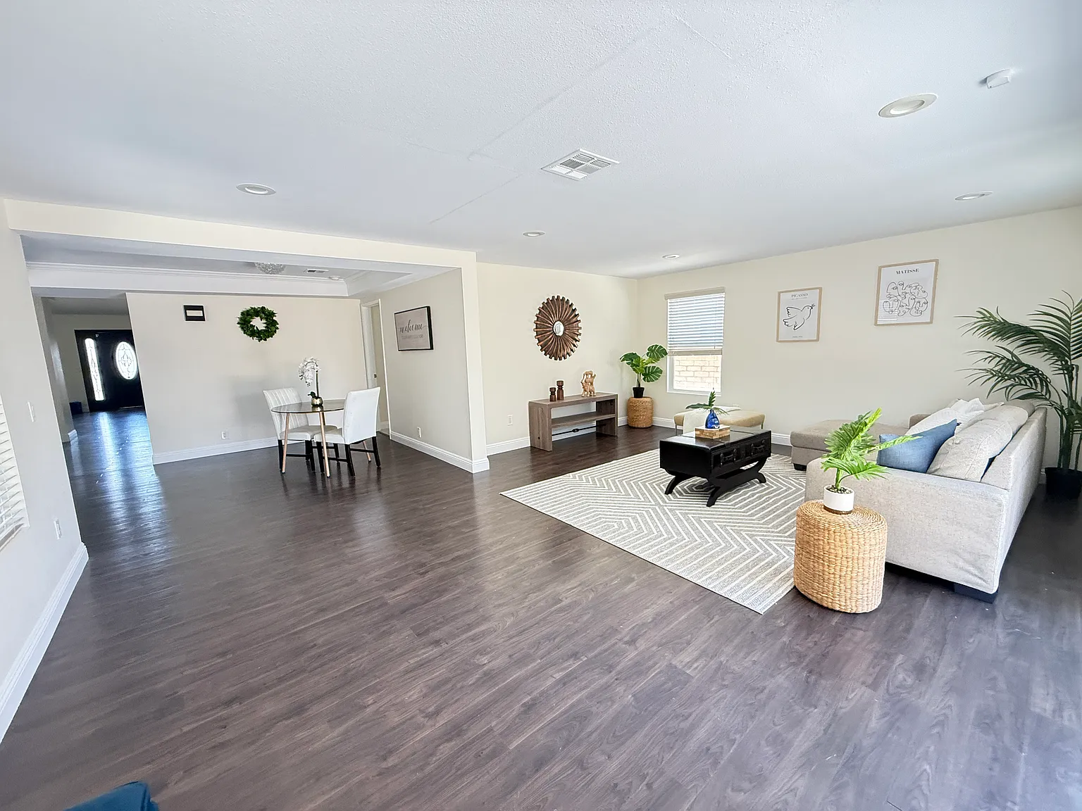 4 bed, 2501 sqft, $4,950 — Photo 3