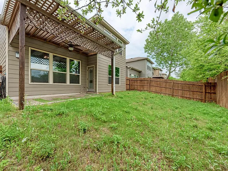 10617 Portico Ln — Photo 27