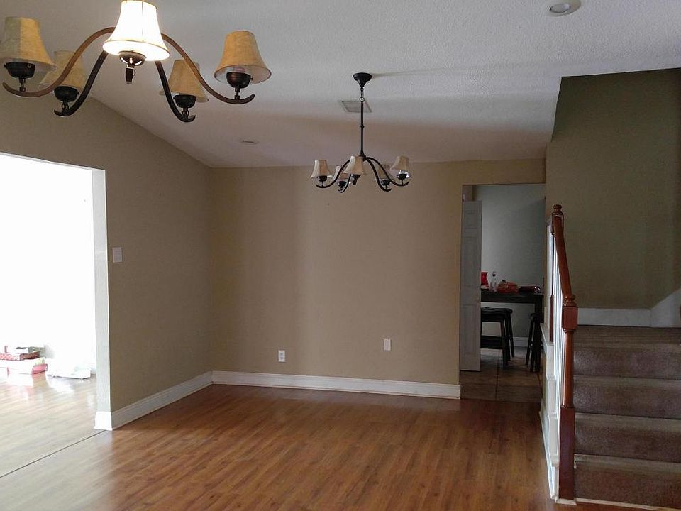 2nd image of 2807 Fernwood St