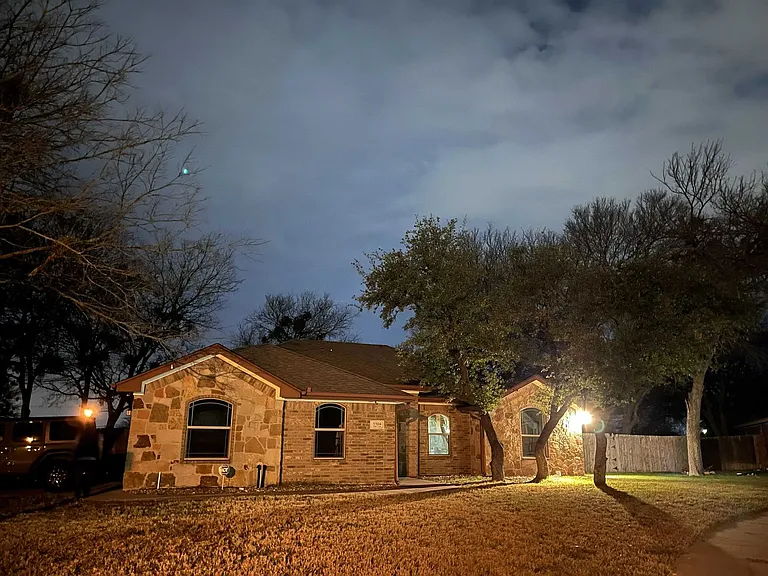 5504 Eldie Ct — Photo 1