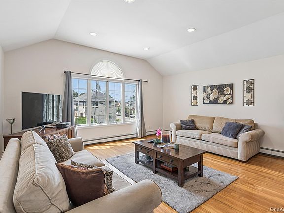 5th image of 62 Crosby Avenue