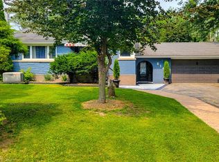 214 Miles Rd, Hamilton, ON L8W 1E3