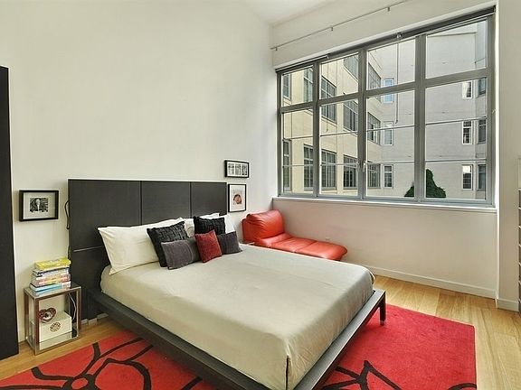 2nd image of 2728 Thomson Ave Unit 325