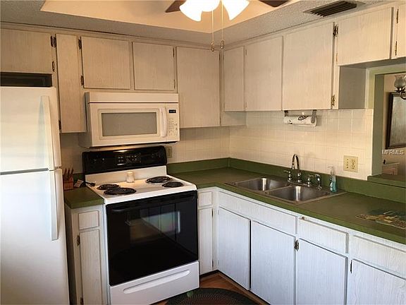 5th image of 1027 De Soto Dr