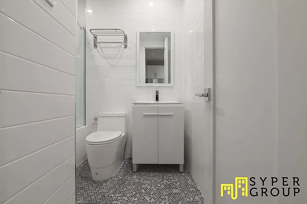 Rented by The Syper Group | media 31