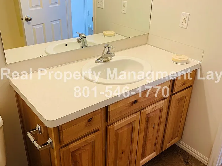 1267 E 6225 S — Photo 16