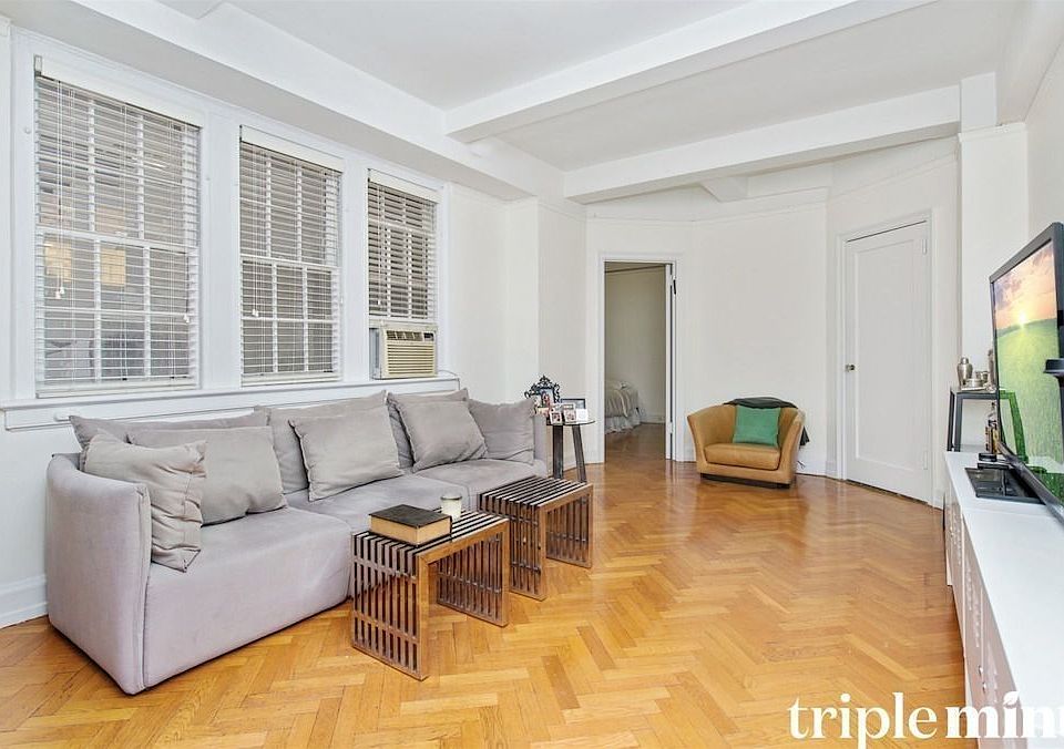 2nd image of 37 W 72nd St APT 11F