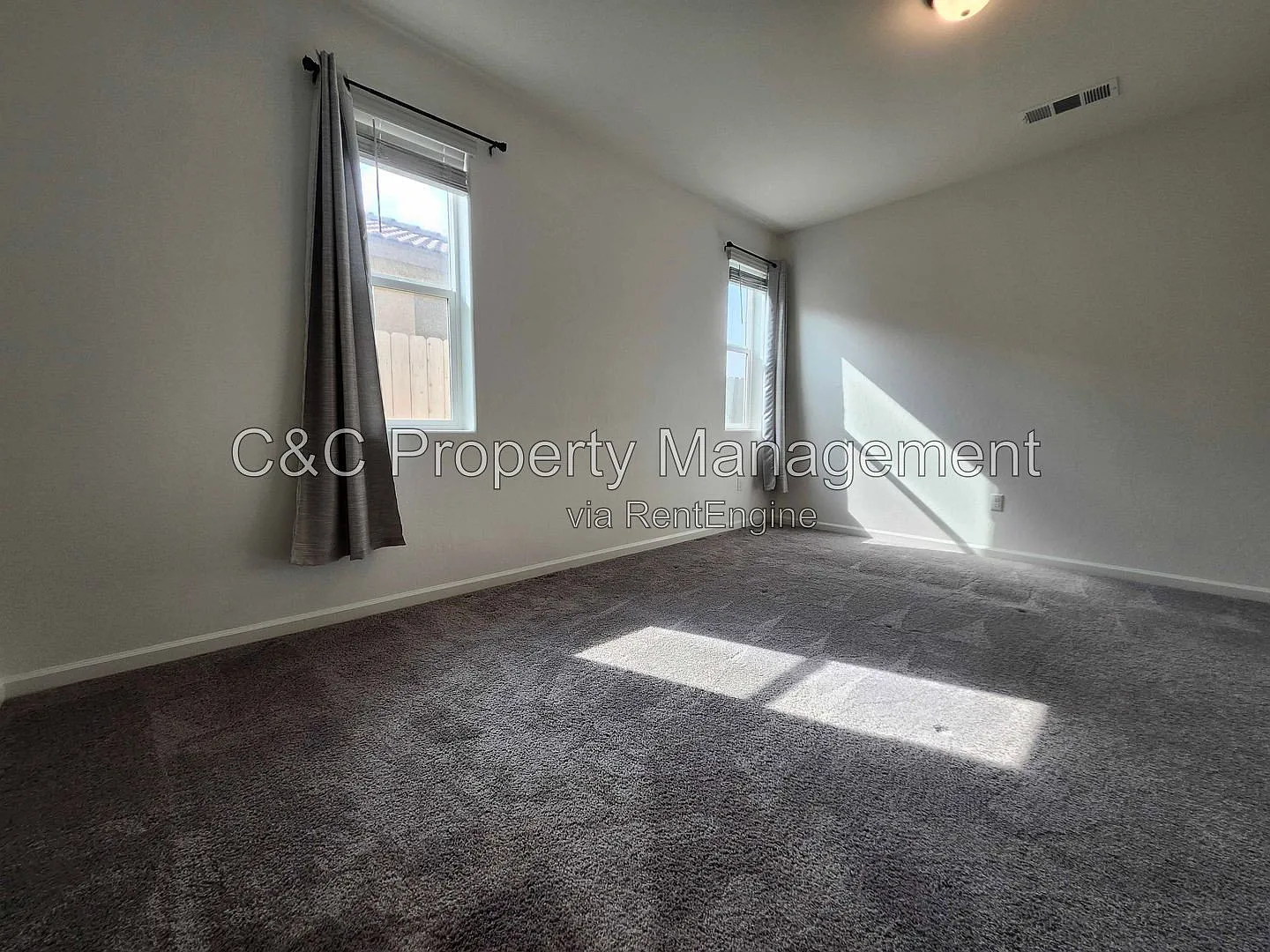 3 bed, 2.0 bath, 1426 sqft, $2,095 — Photo 4