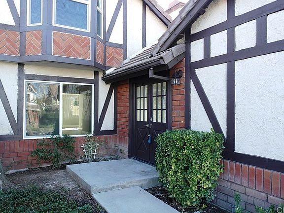 4th image of 26784 Pamela Dr