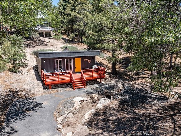 2nd image of 650 Dahlia Dr