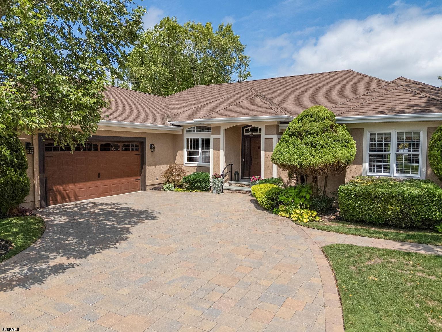 20 Pebble Beach Dr — Harbor Pines Golf Club