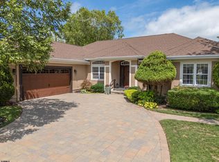 20 Pebble Beach Dr, Egg Harbor Township, NJ 08234