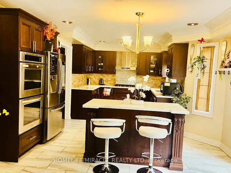 3076 Bayberry Dr — Photo 8