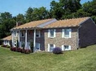82 Cedar Ln, Wheeling, WV 26003