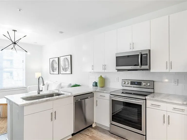 525 Parkway Dr #306 — Photo 17