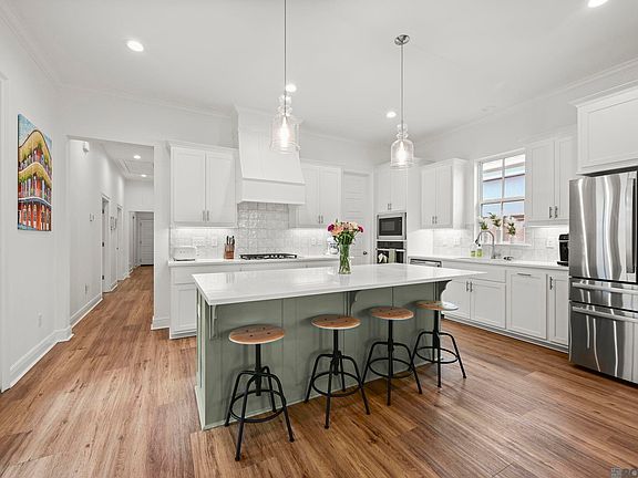 5th image of 387 Bellecrest Ave