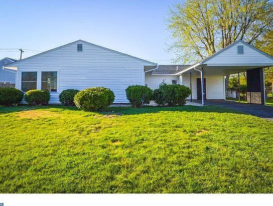 228 Blue Ridge Dr — Photo 2