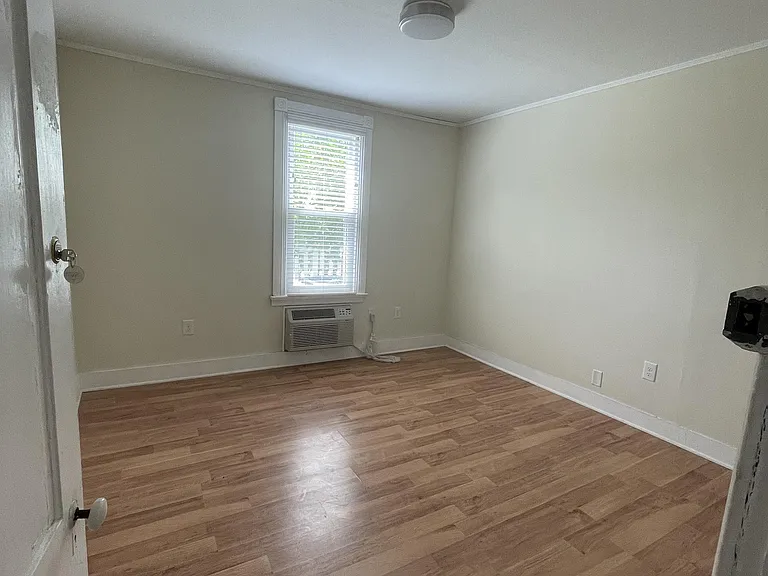 125 Wilder Ave #5C — Photo 1