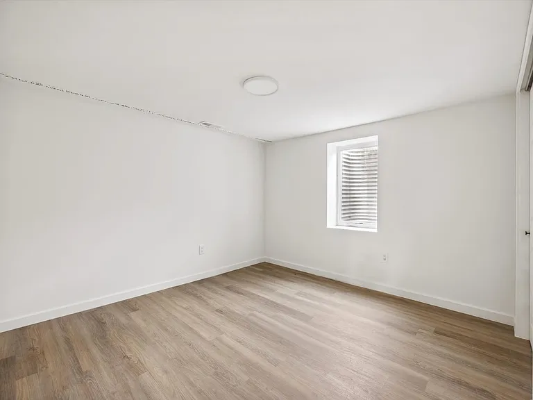 305 W Geneseo St #A — Photo 12