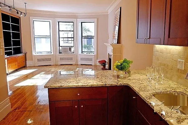 Rented by Compass | media 10