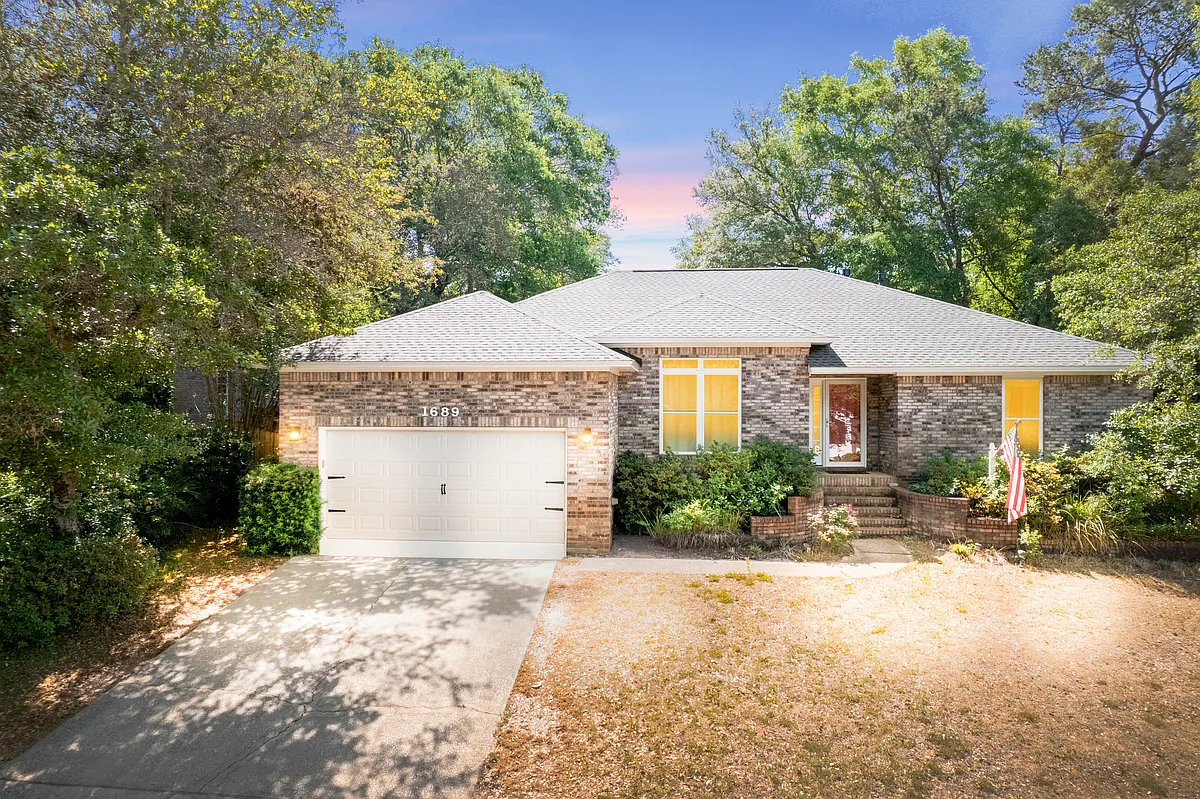 Building Photo - 1689 Parkside Cir
