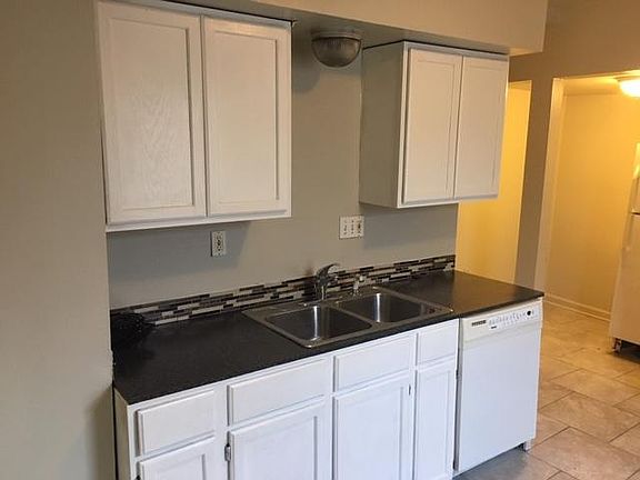 5th image of 4018 Agnes Ave